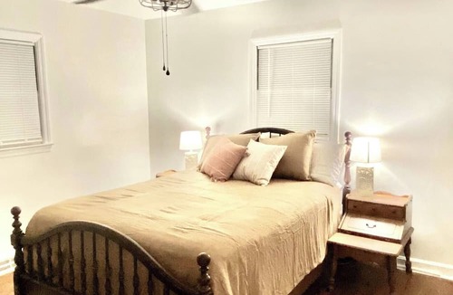 Florence House | Near McLeod & Downtown · Sleeps 6 · Free WiFi
