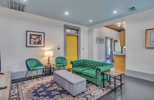 Savannah Victorian District House | Charming 4BR Townhouse w/Porches In Historic District Walk to Forsyth Park