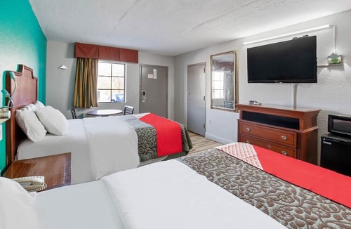 Columbia Apartment | 2 Full Bed | Smoking|Columbia