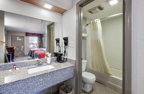 Columbia Apartment | 2 Full Bed | Smoking|Columbia