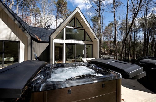 Balsam Grove House | Cozy and Secluded Cottage in the Woods of Western North Carolina, near Pisgah National Forest