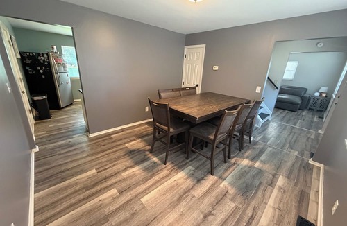 Elsmere House | “Space Between The Faith” 5 Bedroom home/sleeps 10 Close to area attractions