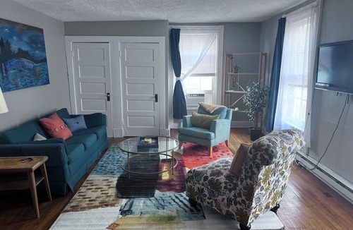 Winchester Apartment | Dreamweaver — 1BR 1BA just two blocks from the downtown walking mall