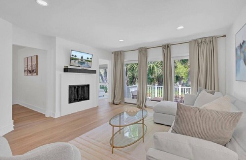 Twin Oaks Condo | Award-Winning Resort Amenities | Racquet Club Villa 22