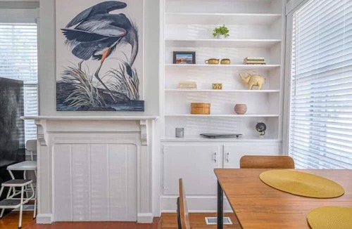 Midtown Apartment | Savannah Midcentury Modern Haven - Thomas Square