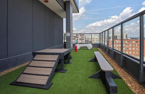 West End Apartment | Landing | Amazing Studio, Rooftop Lounge, Gym