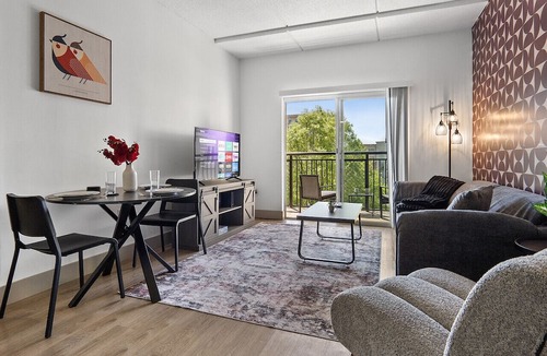 Charlotte Center City Apartment | Carolina Cove | Free Parking, Spacious, City Views