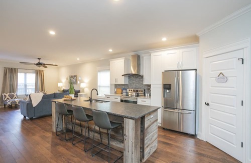Inglewood House | The Cahal Retreat Hot Tub | CousinsBnB