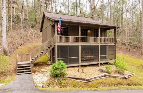 Townsend Cabin | Mountain Cabin Oasis with Luxury Kitchen
