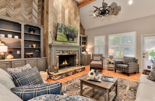 Big Canoe House | Firefly Landing - Relax in style in Big Canoe!