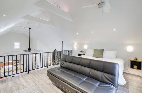 Jefferson City Apartment | 2B Farm Stay at a Large Luxury Barndominium, Fluffy Cows, and 2 Acre Pond