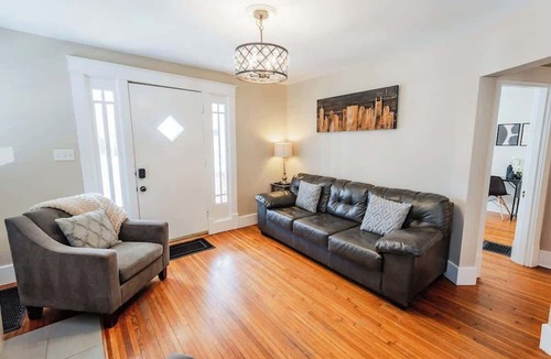 East Hill House | Eastside Vibe - BIG & Central