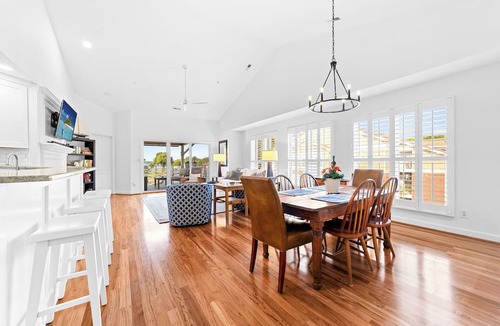 Cornelius Condo | Lakeview Penthouse on Lake Norman