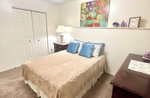 Williamstown Apartment | Charming 1-Bedroom in lovely Williamstown