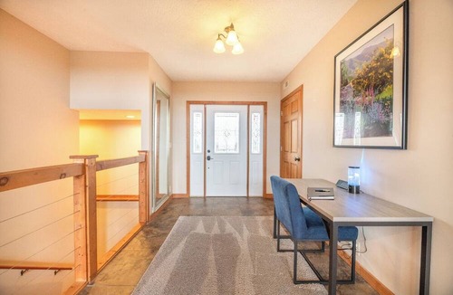 Kodak House | *Charming 4BD+LOFT Lodge! Theater + GAMES!*