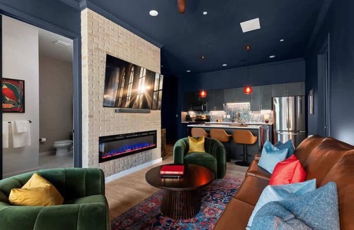 Edgehill Apartment | The Chief’s Den | Luxury Condo on Music Row