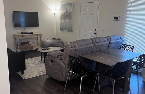 Columbia House | 3-bedroom house in charming Columbia. Near town square. Enjoy your stay