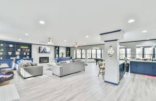 Flowery Branch House | LakeLanier, Luxury, Lakefront, Boating, Games, Family, Friends, Hiking