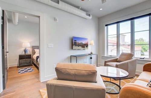 Cannonborough Elliotborough Condo | Fire Tower | 1BR Hideaway in Downtown CHS with TV!