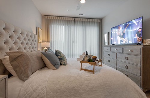 West End Condo | Chic Midtown Penthouse Escape - Pool, Gym, Patio with City Views