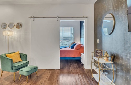 The Gulch Apartment | The Gulch Between Nashville's Music Row/Downtown Luxury Apt. walk to Broadway.