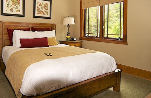 Chimney Rock Cabin | The Esmeralda Inn at Lake Lure