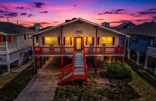 Cherry Grove Beach House | Carolina Roost Renovated Cherry Grove Home Near Beach Pier