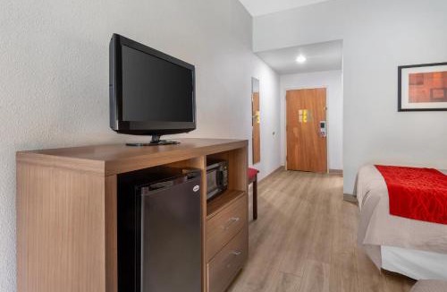Newport Cabin | Econo Lodge Newport Smoky Mountains Gateway