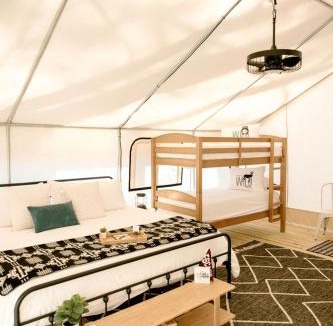 Dawsonville Other | Woodland Safari Tent with Hammocks & Fire Pit in Pelham, Alabama