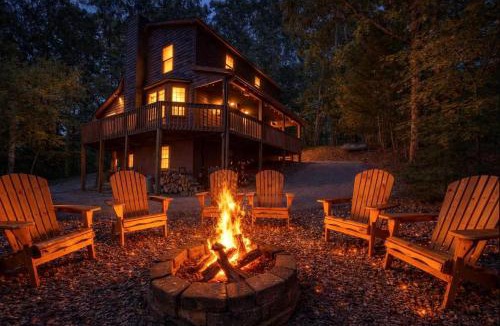 Blairsville House | Incredible Mountain Cabin for a Memorable Family Getaway in Nature near Blairsville, Georgia