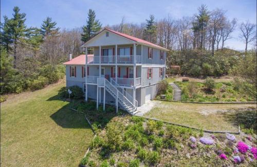 Newland House | Million-Dollar View Near Blue Ridge Pkwy with Firepit