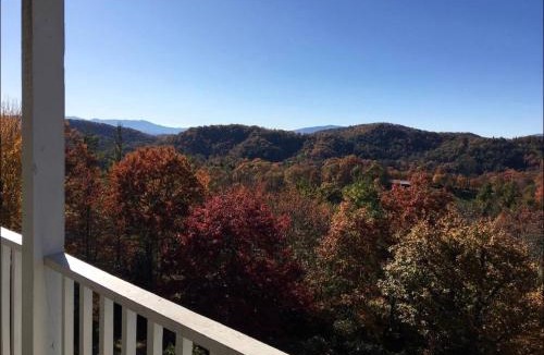 Newland House | Million-Dollar View Near Blue Ridge Pkwy with Firepit