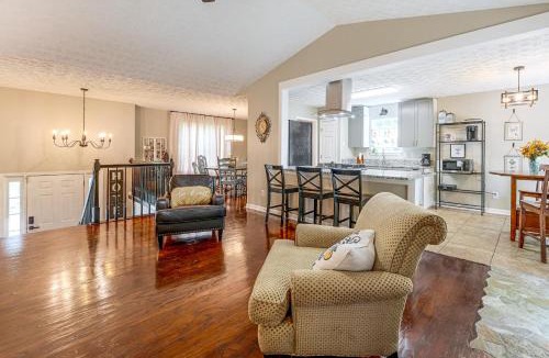Dallas House | Near Lake Allatoona! Suburban Home w/Deck & Yard