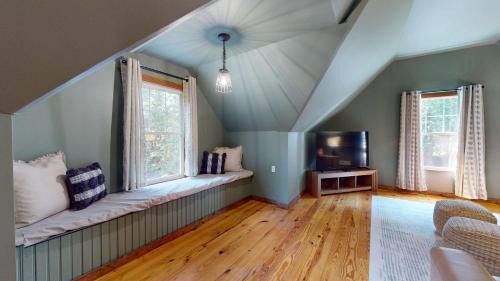 Leicester House | Great for gatherings hot tub sauna gas grill firepit gameroom outdoor seating