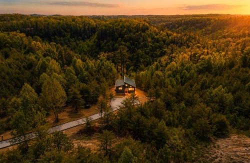 Rogers House | Sweet Rock Cabin - Romantic Sauna Views Hot Tub
