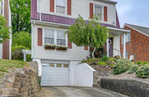 Huntington House | Near Hospitals & Marshall University! Cozy Cottage