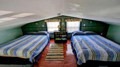 Sparta House | Sparta Serenity: Charming Cabin with Hot Tub and Scenic Farm Views in TN