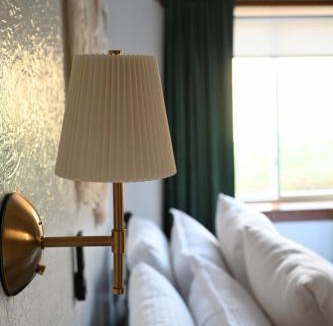 Dundee Villa | Pondside Abode