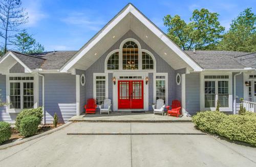 La Follette House | Lakefront Retreat N Norris Lake Dock W Slide Games