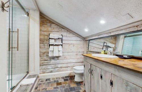 Horse Shoe House | The Mountain Perch