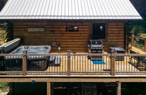 Claypool Hill House | The Little Deer Cabin - Hot Tub Stone Fireplace