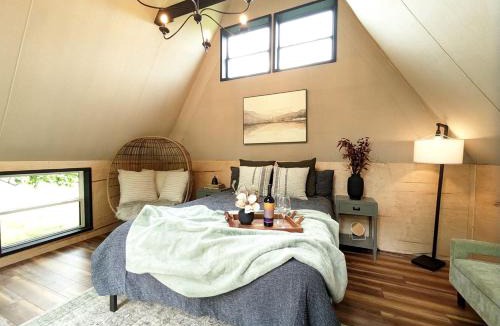 Newport Ski Chalet | Cozy A-Frame Retreat with Creekside Hammock Getaway in Newport, Tennessee