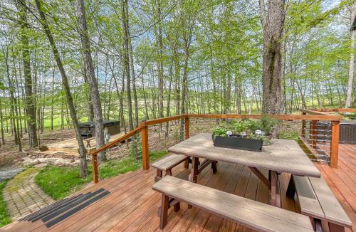 North Glade Hills House | Amazing Outdoor Space with Amenities Galore Hot Tub Fire Pit and More