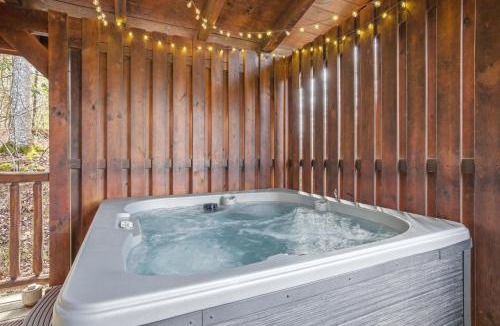 Hemlock Hills House | Pine & Dandy | Arts & Crafts District Cabin w/Hot Tub & Game Features