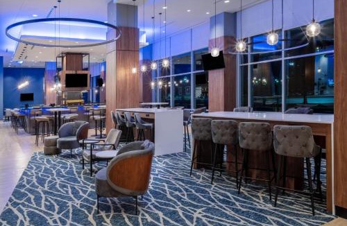 East Bank Hotel | La Quinta Inn & Suites by Wyndham Nashville Downtown Stadium