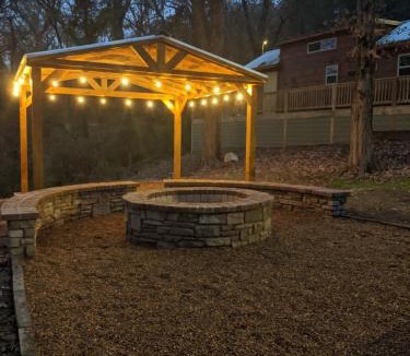 Lookout Valley Neighborhood Association House | Gabriele Cabin Rustic Retreat Near Downtown