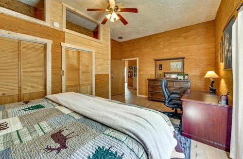 Sycamore Valley House | Ohio Cabin on 23 Acres: Fish, Hunt & Explore!