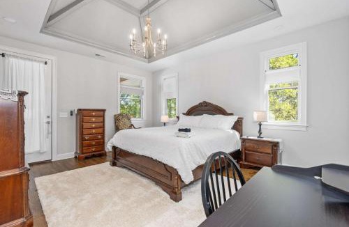 Hillsboro West End House | Walkable Hillsboro Home - Near 12 South & Vandy