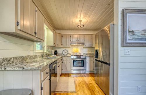 My Mountain House | Bougie Bungalow - Cozy Cabin on 2 Acres