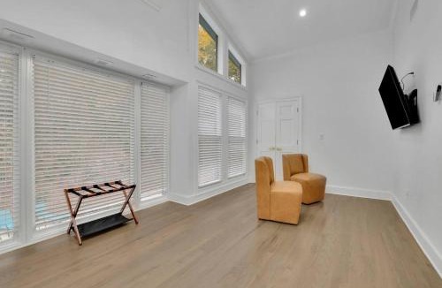 Buckhead House | Luxury 7BR Buckhead Oasis wPool,GameRoom&Firepit